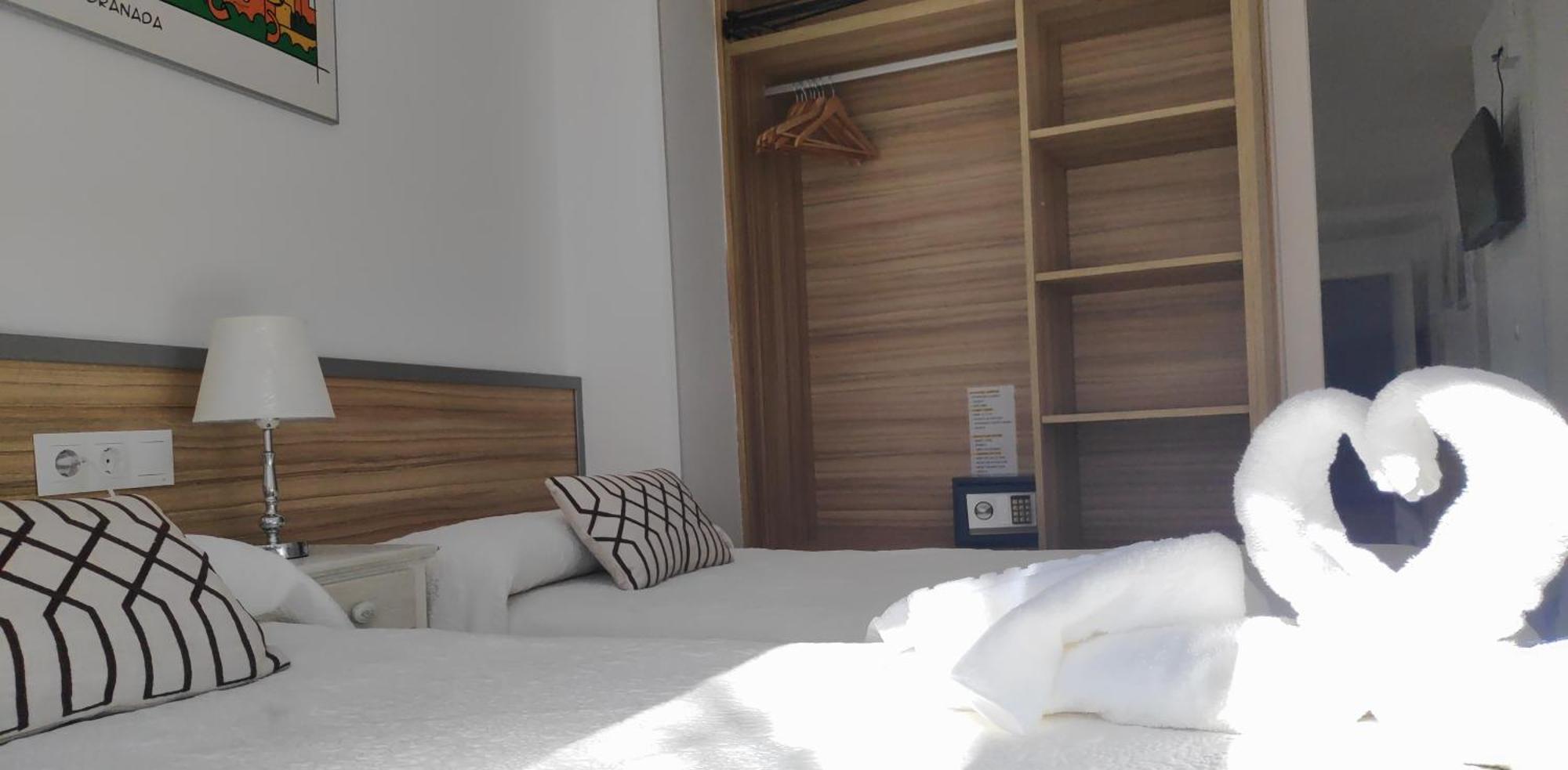Madinat Garnata, Parking & Rooftop Terrace Гранада Екстериор снимка